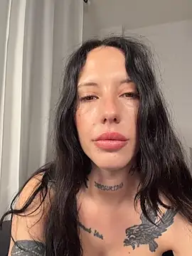 BellaGiaxx live sex cam