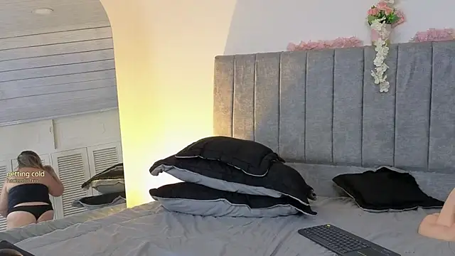 CurvyRosse_'s cam snapshot