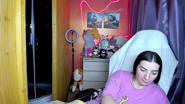 Fiery_Brunette_'s cam snapshot