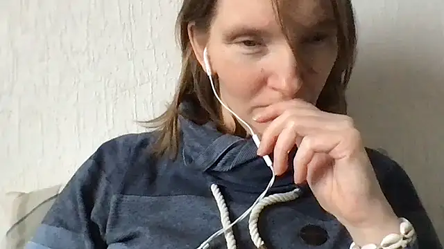 MeluaMauritius's cam snapshot