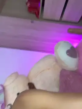 Little_channel_'s cam snapshot