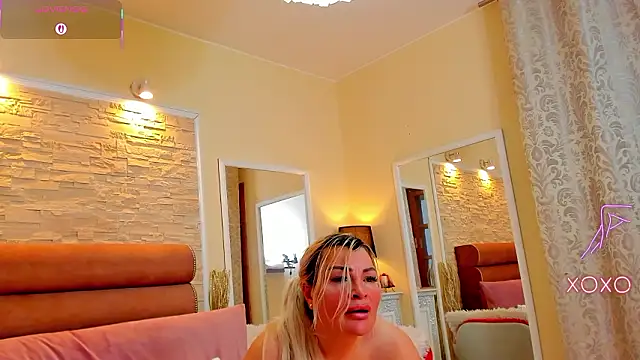 ArianaCroft's cam snapshot