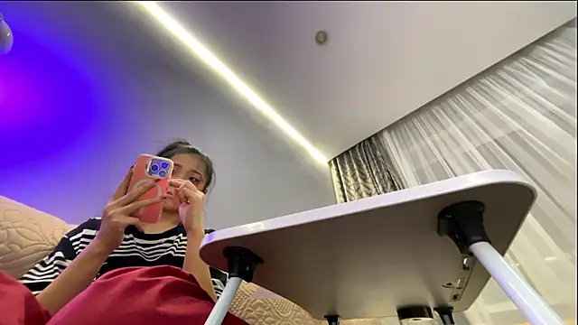 SweetMiaXO's cam snapshot