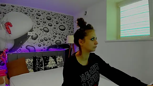 AlmaFancy's cam snapshot