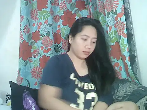 LOVENAYRA1's cam snapshot