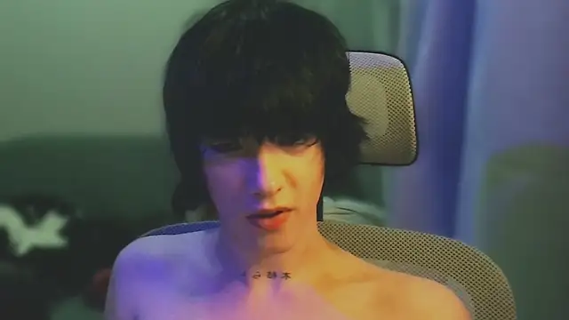 LeonBoykisser live sex cam