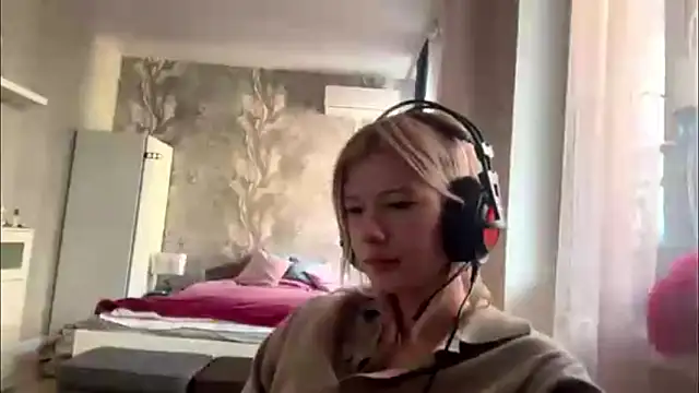 LadyFoxLove's cam snapshot