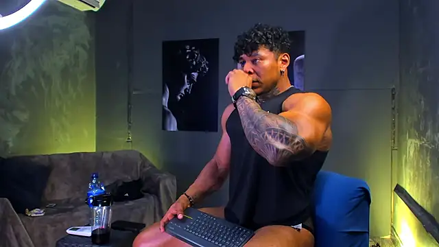 bradley_smith live sex cam