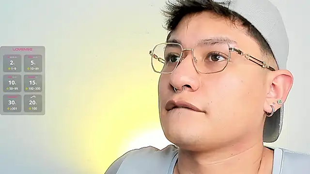 Theo_Rowan's cam snapshot