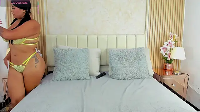 LUNATAYLORS's cam snapshot