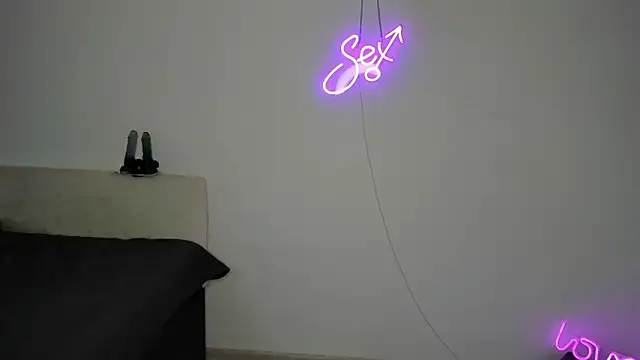 Bitch_Coin's cam snapshot