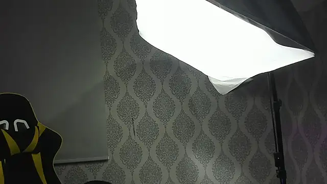 Boy_savoy's cam snapshot