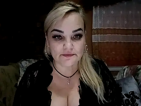 AureliaLove35's cam snapshot