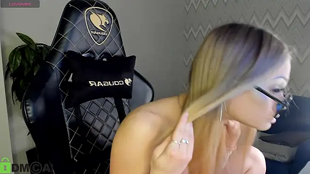 KarinaBroks's cam snapshot