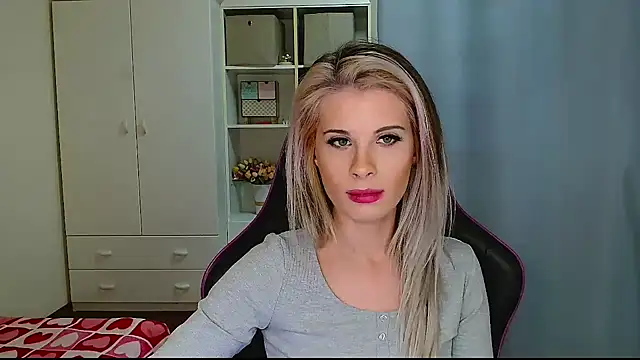 KristineGlow's cam snapshot