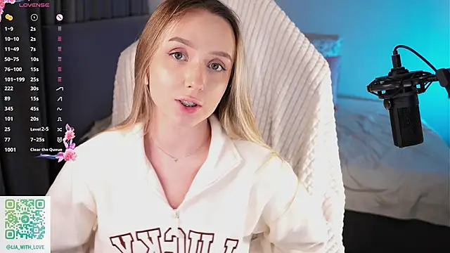 HollisBeckett live sex cam