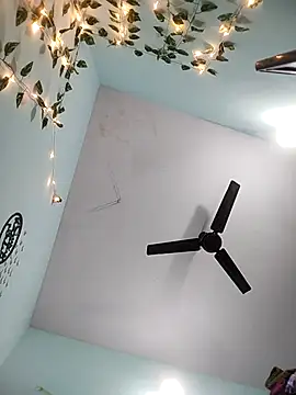 Ujwal-98 live sex cam