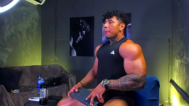 bradley_smith live sex cam