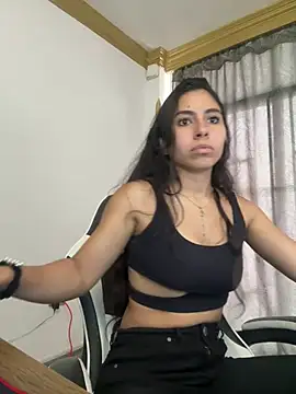 bella-black live sex cam