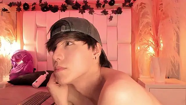 Daphne_And_Roger live sex cam