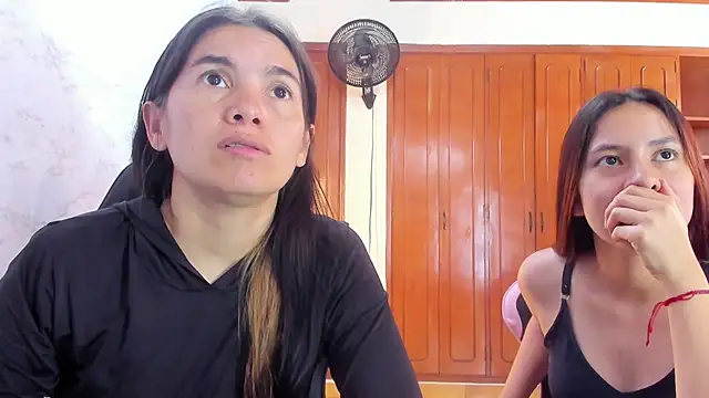 Sofy_and_Mia live sex cam