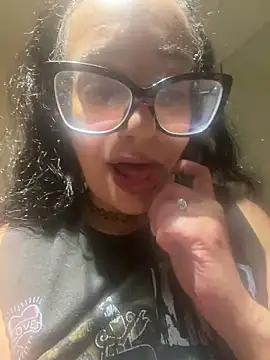 PichyPrettyPussy live sex cam
