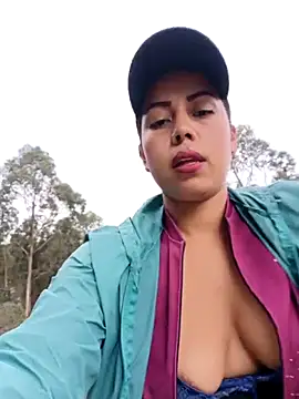 _andrea30 live sex cam