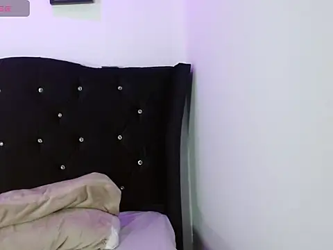 Iris_bloom69's cam snapshot