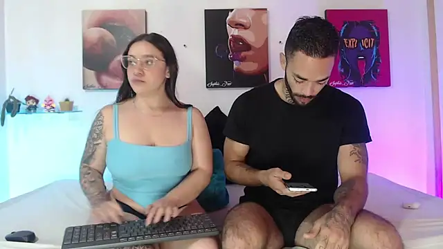 SophieFoxx17 live sex cam