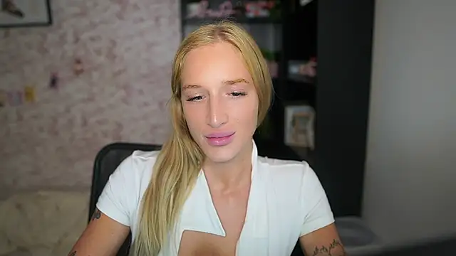 Nicolette__Shea_'s cam snapshot