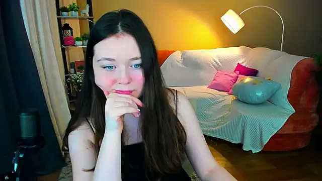 AlluringLookk's cam snapshot