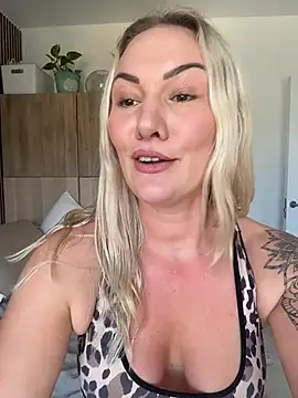 NastyMilf_'s cam snapshot