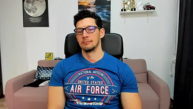 BrutusK08 live sex cam