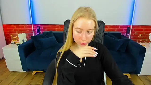 Alina_Blonde's cam snapshot