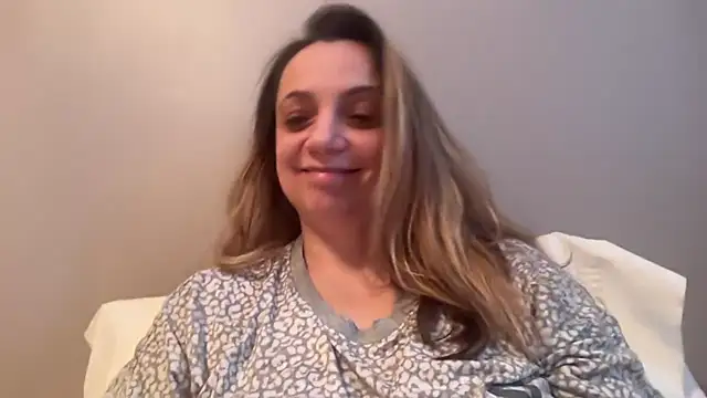 ShyFlameLive's cam snapshot