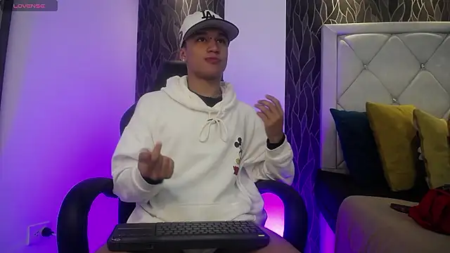 Dominik_Souza live sex cam