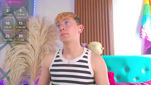 Naughty__Chriss live sex cam