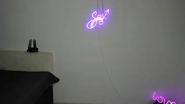 Bitch_Coin's cam snapshot