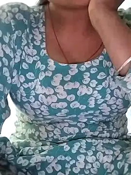 Hot-Pooja25's cam snapshot