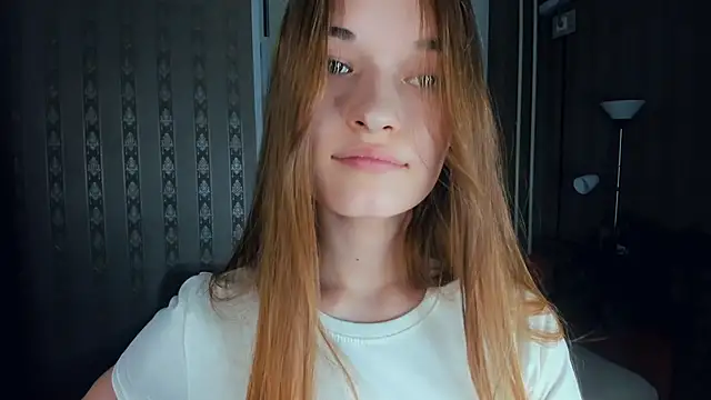 EmmalineKearl's cam snapshot