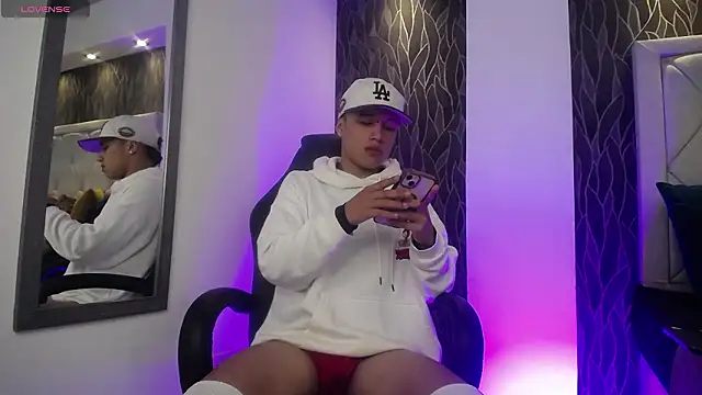 Dominik_Souza live sex cam