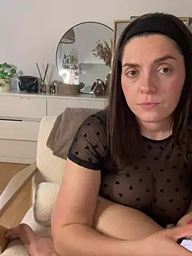 Petite_minette30 live sex cam