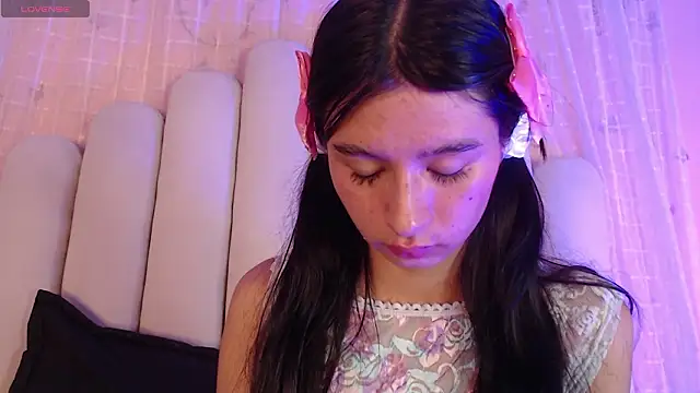 SweetRenata_'s cam snapshot