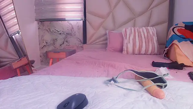 lili_jhonson's cam snapshot