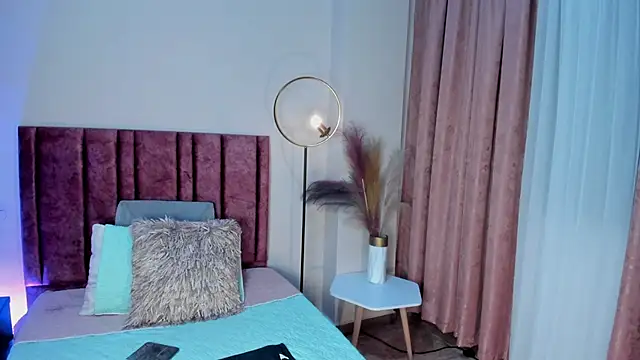 ZaraaDream's cam snapshot