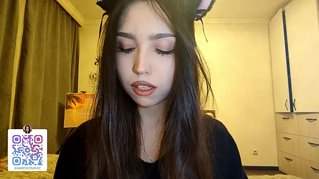 Qwami_Amie's cam snapshot