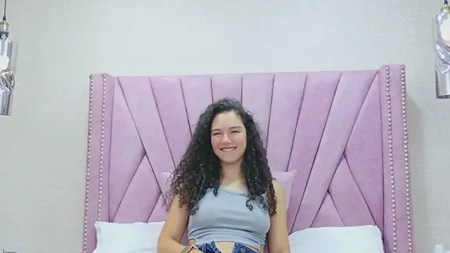 RoxanaAngel's cam snapshot