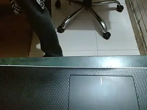 LovingPihu's cam snapshot