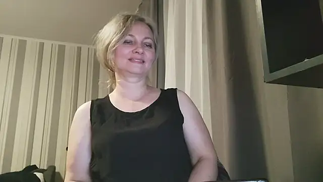 EdithManning's cam snapshot