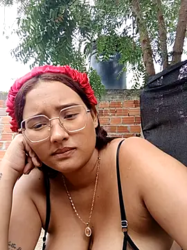 young_dairy01's cam snapshot